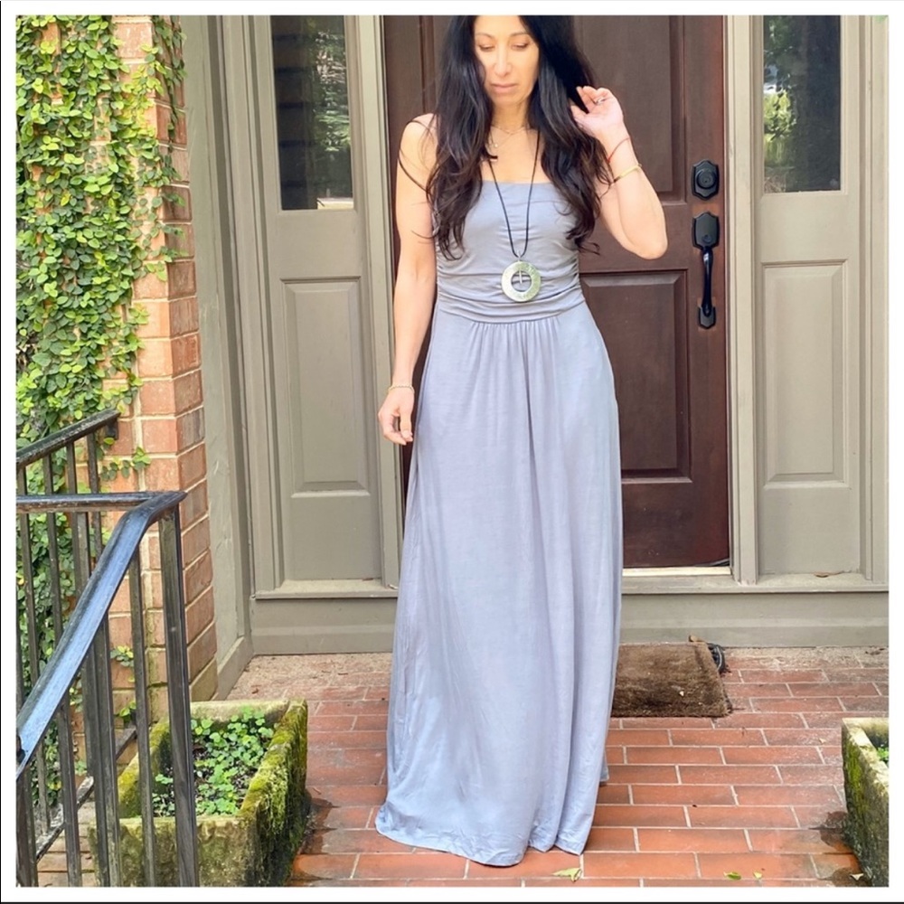✨RESTOCKED✨strapless charcoal maxi dress - Picture 5 of 5